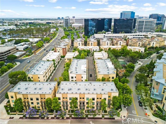 31 Soho, Irvine CA: https://media.crmls.org/medias/44ffa849-1641-404a-8192-bd8dfef9c8da.jpg