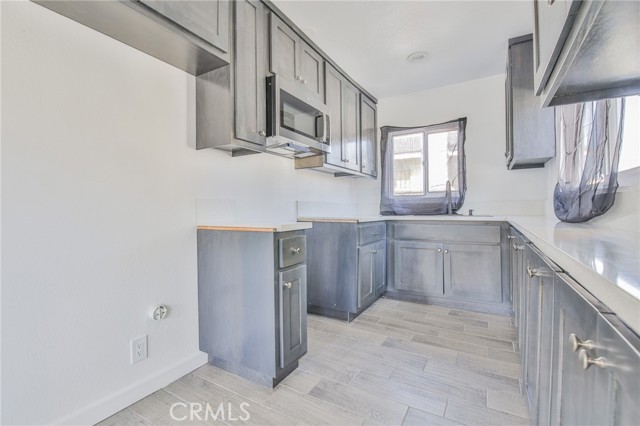 Detail Gallery Image 16 of 38 For 430 W 64th, Los Angeles,  CA 90003 - 3 Beds | 3 Baths