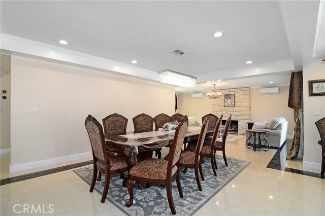 Detail Gallery Image 9 of 42 For 6508 Moorcroft Ave, Woodland Hills,  CA 91303 - 5 Beds | 3/1 Baths