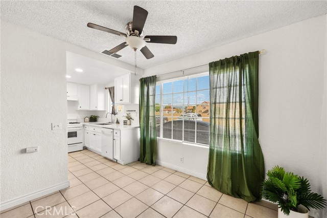 Detail Gallery Image 14 of 41 For 17425 Arrow Bl #8,  Fontana,  CA 92335 - 2 Beds | 1/1 Baths