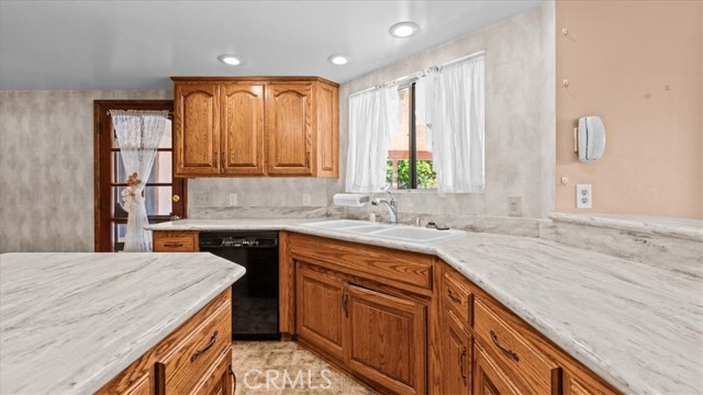 Detail Gallery Image 14 of 42 For 27196 10th Street, Highland,  CA 92346 - 3 Beds | 2 Baths