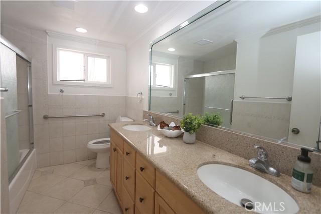 Detail Gallery Image 18 of 30 For 6781 Bridgewater Dr, Huntington Beach,  CA 92647 - 4 Beds | 2 Baths