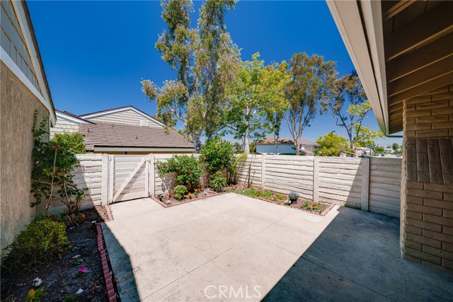 Detail Gallery Image 17 of 23 For 34 Lone #40,  Irvine,  CA 92604 - 2 Beds | 2 Baths