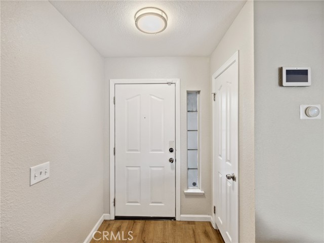Detail Gallery Image 3 of 30 For 18443 Thomas Ct, Adelanto,  CA 92301 - 3 Beds | 2 Baths