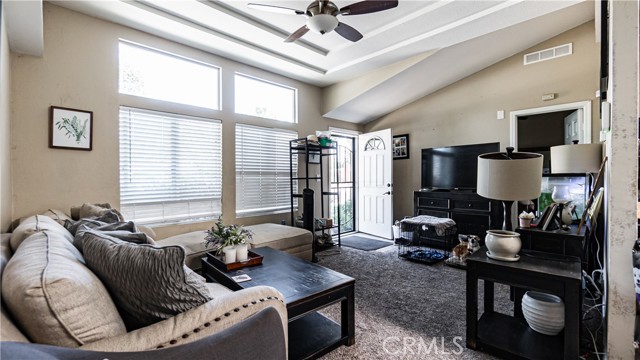 Detail Gallery Image 5 of 11 For 506 S Crest Rd, Orange,  CA 92868 - 3 Beds | 2 Baths