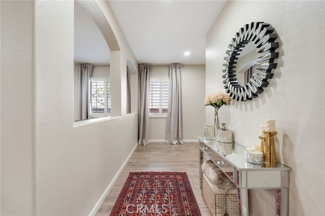16192 Setting Sun Circle, Riverside CA: https://media.crmls.org/medias/450402e8-dca2-4f0e-b108-73010c8eda2a.jpg