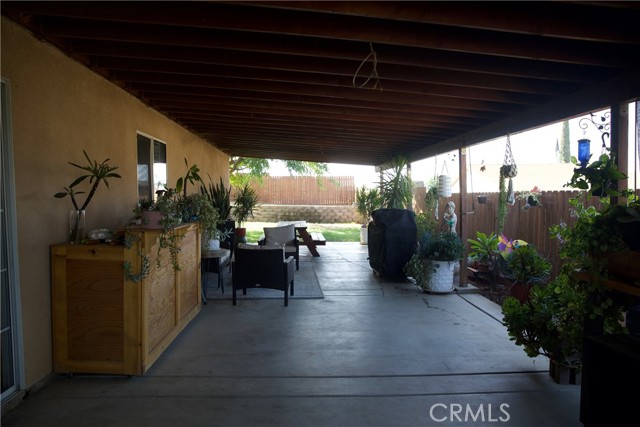 Detail Gallery Image 7 of 21 For 9672 52nd, Jurupa Valley,  CA 92509 - 4 Beds | 2 Baths