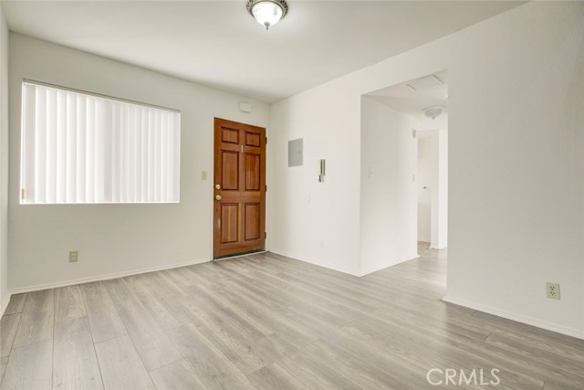 Detail Gallery Image 4 of 30 For 604 N Kenwood St #1,  Glendale,  CA 91206 - 3 Beds | 2/1 Baths