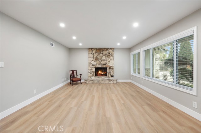 Detail Gallery Image 6 of 44 For 13301 Yorba St, Santa Ana,  CA 92705 - 3 Beds | 2/1 Baths