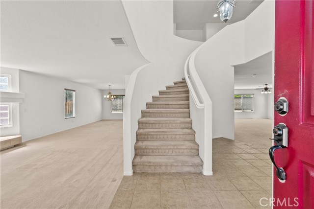 Detail Gallery Image 3 of 39 For 5564 Capri Ct, Palmdale,  CA 93552 - 6 Beds | 3 Baths