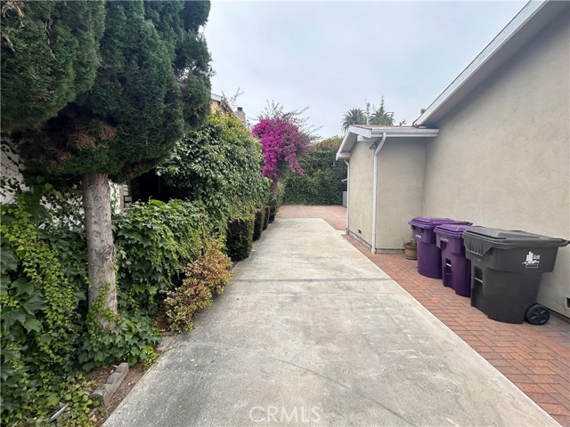 Image 10 of 15 For 335 Redondo Avenue