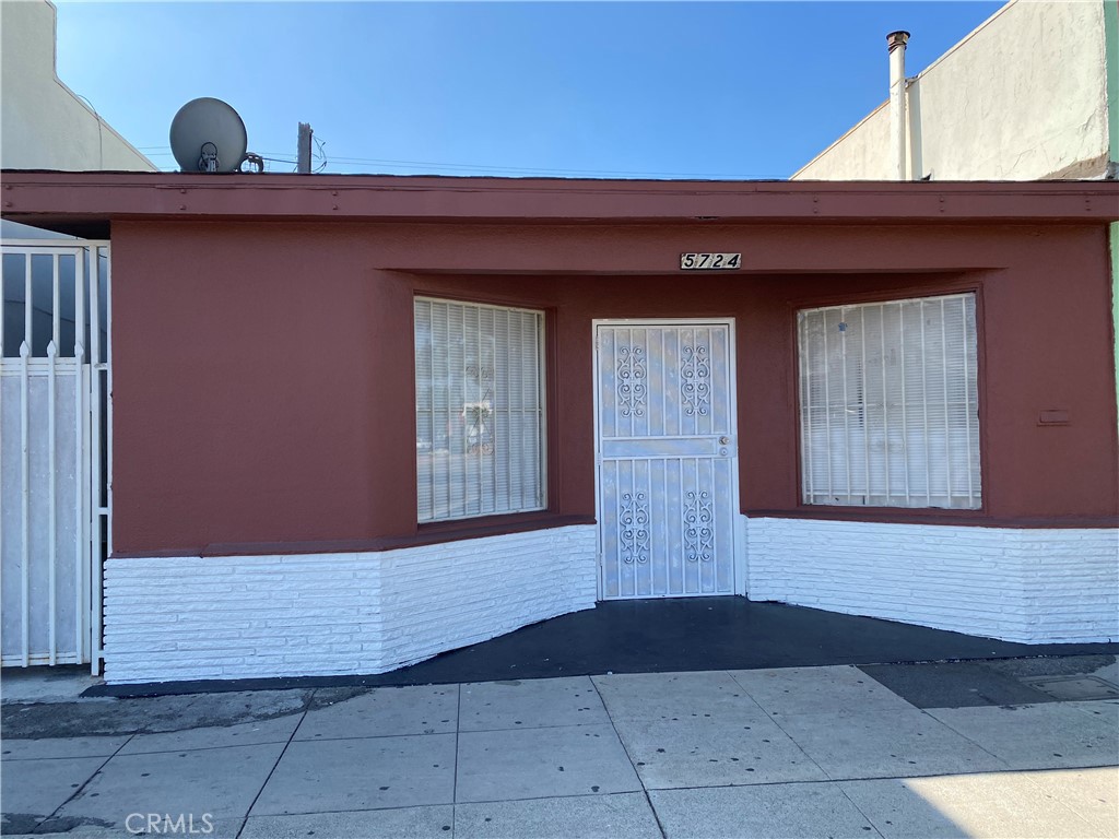 5724 E Beverly Boulevard, East Los Angeles, CA 90022