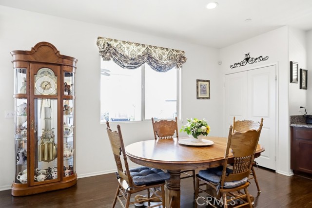 Detail Gallery Image 14 of 31 For 1377 Black Diamond, Beaumont,  CA 92223 - 4 Beds | 3 Baths