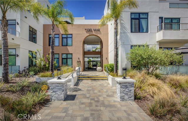 399 E Del Mar BLVD Unit: 110