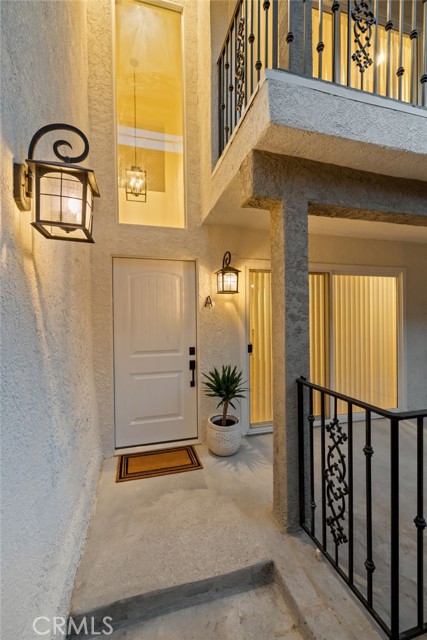 Detail Gallery Image 6 of 26 For 621 E Cedar a,  Burbank,  CA 91501 - 2 Beds | 1/1 Baths