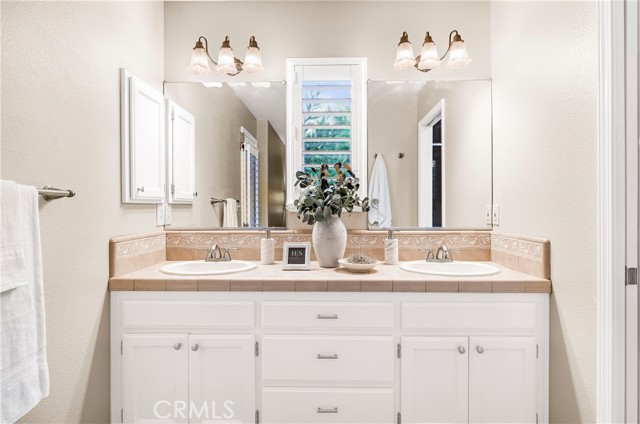 Detail Gallery Image 34 of 57 For 2286 Burlingame Drive, Chico,  CA 95928 - 4 Beds | 3 Baths