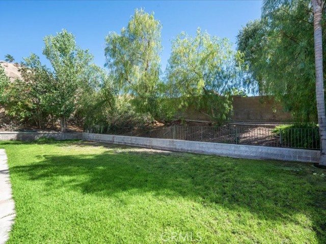 Detail Gallery Image 39 of 45 For 14433 Grandifloras Rd, Canyon Country,  CA 91387 - 4 Beds | 3 Baths