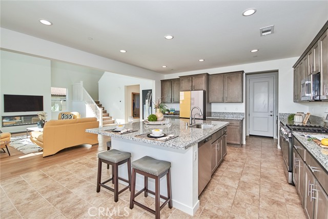 Detail Gallery Image 13 of 44 For 34955 S Serano Sq, Yucaipa,  CA 92399 - 5 Beds | 4 Baths