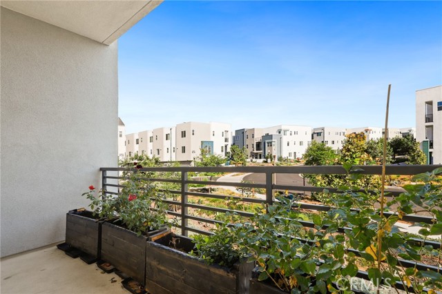 257 Sash, Irvine CA: https://media.crmls.org/medias/450ca6b0-8a00-49a5-a9a8-71ab4e8b369d.jpg
