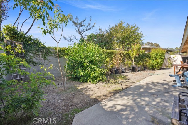 13811 Palace Way, Tustin CA: https://media.crmls.org/medias/450cc9df-f188-4a40-81c1-4267394f1bac.jpg