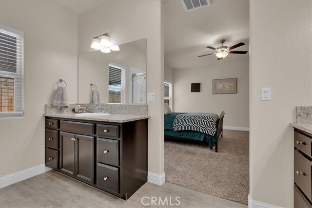 2454 W Mallard Lane, Hanford CA: https://media.crmls.org/medias/450ce89e-5634-4973-96fc-b2ead8efa66e.jpg