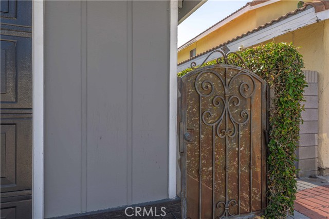 3222 S Townsend Street, Santa Ana CA: https://media.crmls.org/medias/450da0ee-44b9-48fe-a046-51eaf0f9b623.jpg