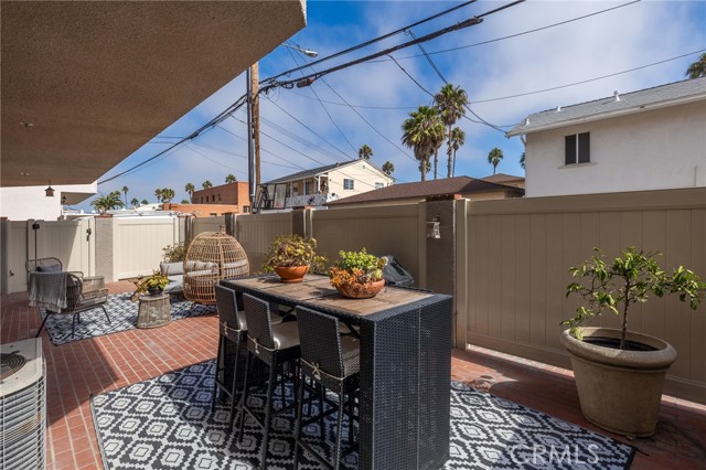 512 Esplanade, Redondo Beach, California 90277, 2 Bedrooms Bedrooms, ,2 BathroomsBathrooms,Residential,Sold,Esplanade,SB23191083