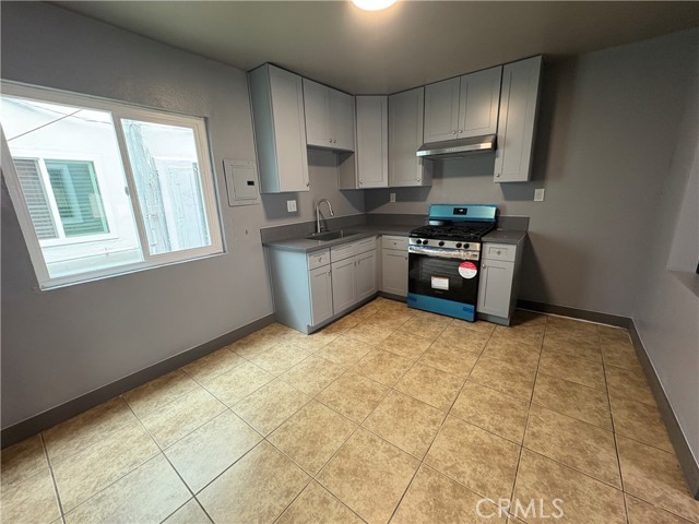Detail Gallery Image 5 of 8 For 1905 W Myrtle St #3,  Santa Ana,  CA 92703 - 2 Beds | 1 Baths