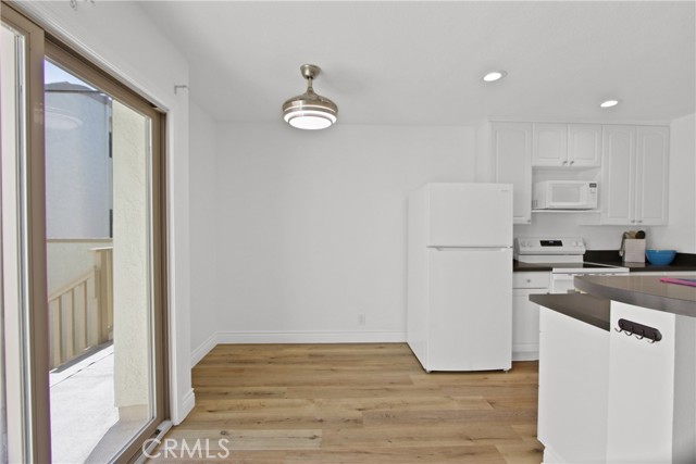 Detail Gallery Image 5 of 25 For 711 Pacific Coast #426,  Huntington Beach,  CA 92648 - 2 Beds | 1/1 Baths
