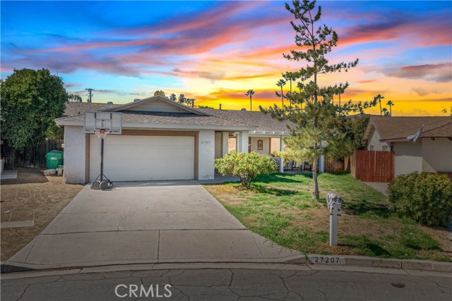 Detail Gallery Image 1 of 25 For 27207 Orangemont Way, Hemet,  CA 92544 - 4 Beds | 2 Baths