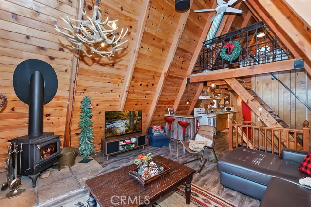 Detail Gallery Image 5 of 33 For 101 W Rainbow Bld, Big Bear City,  CA 92314 - 2 Beds | 2 Baths