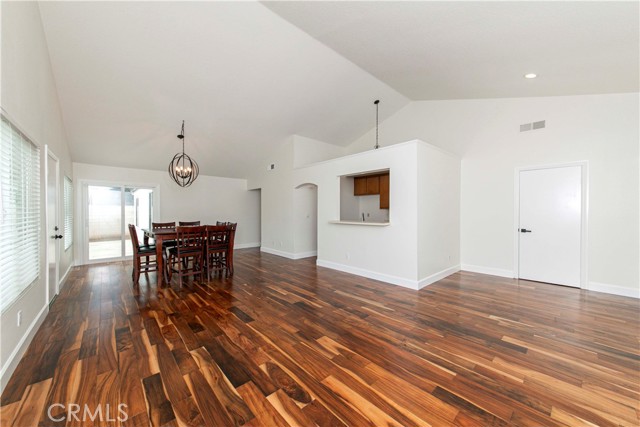 6409 Heatherwood Drive, Jurupa Valley CA: https://media.crmls.org/medias/450f304c-a95d-46f0-92b5-c8c4437185b5.jpg