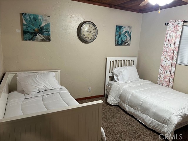 165 Sunset Lane, Sugarloaf CA: https://media.crmls.org/medias/45109d42-367e-414c-8564-ff3daf0a130f.jpg