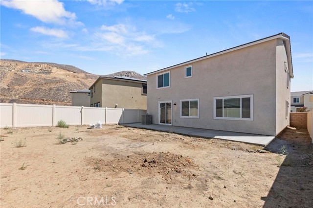 19409 Brush Creek Way, Lake Elsinore CA: https://media.crmls.org/medias/45111f76-1dd1-4eb2-a695-490c3ec6e618.jpg