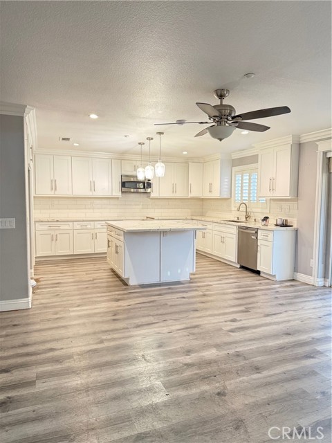 Detail Gallery Image 3 of 4 For 15467 Spruce Tree, Fontana,  CA 92336 - 4 Beds | 2/1 Baths