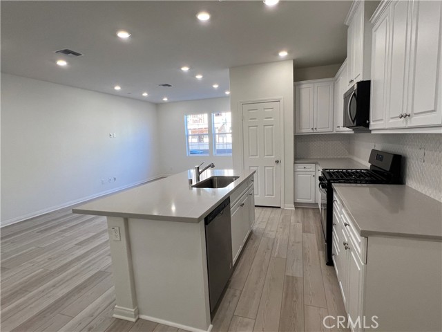 4227 E. Carmel Privado, Ontario, California 91761, 3 Bedrooms Bedrooms, ,2 BathroomsBathrooms,Residential Lease,For Rent,4227 E. Carmel Privado,CRPW25156689