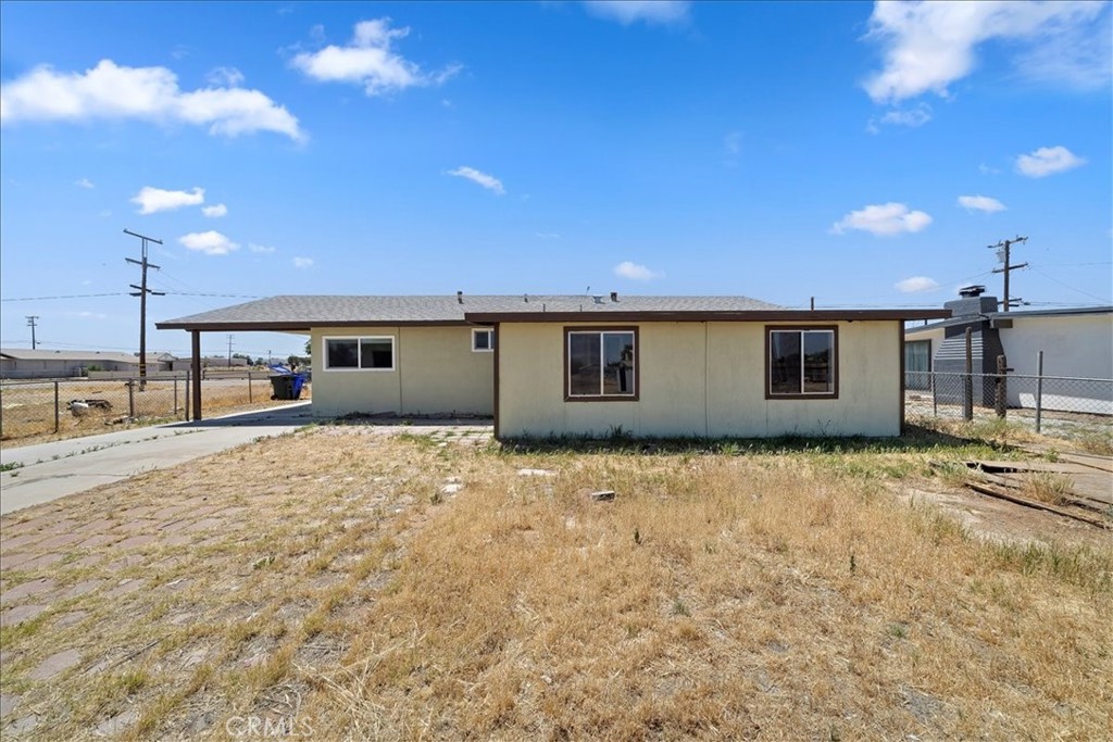 https://media.crmls.org/medias/45122f06-4d1d-4d70-a439-ed375b3b2878.jpg?preset=X-Large