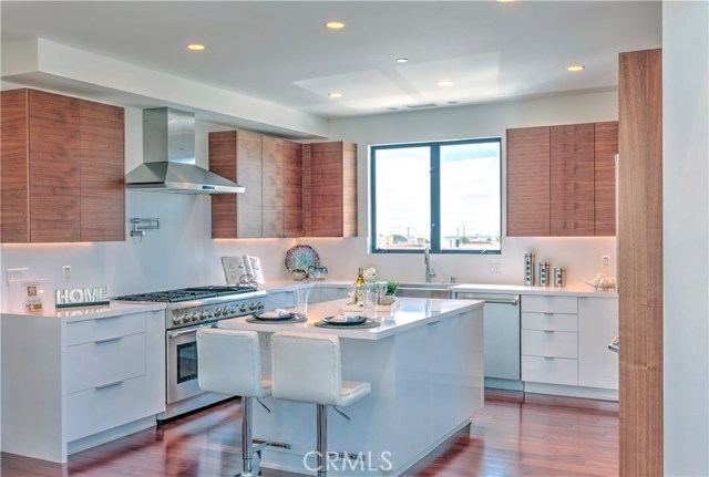 521 Gertruda, Redondo Beach, California 90277, 3 Bedrooms Bedrooms, ,3 BathroomsBathrooms,Residential,Sold,Gertruda,PV17159971