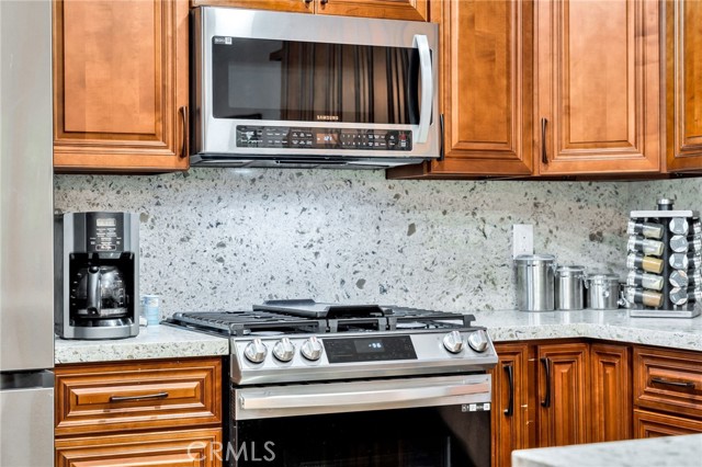 Detail Gallery Image 15 of 37 For 3736 Live Oak Dr, Pomona,  CA 91767 - 2 Beds | 3 Baths