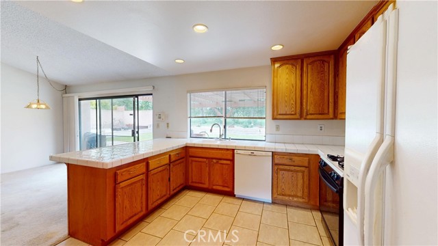 Detail Gallery Image 4 of 17 For 205 Cedar Heights Dr, Thousand Oaks,  CA 91360 - 3 Beds | 2 Baths