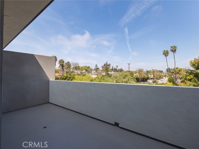 617 Aviation Way, Manhattan Beach, California 90266, 3 Bedrooms Bedrooms, ,1 BathroomBathrooms,Residential,Sold,Aviation,SB22083575