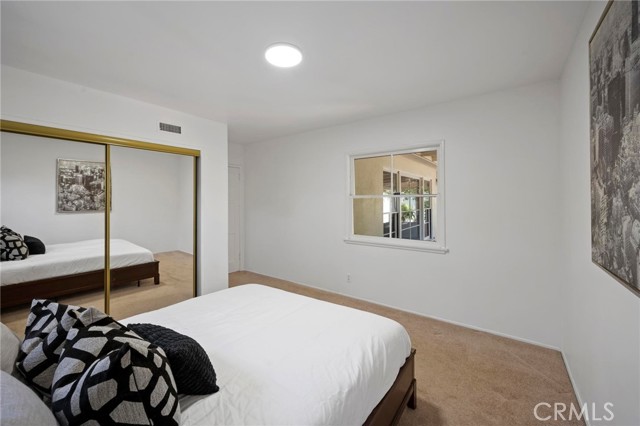 Detail Gallery Image 17 of 30 For 6820 Encino Ave, Van Nuys,  CA 91406 - 3 Beds | 2 Baths