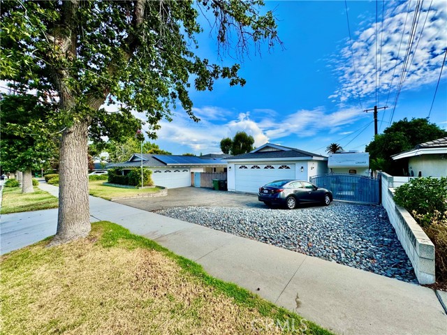 Detail Gallery Image 6 of 35 For 1795 N 1st Ave, Upland,  CA 91784 - 4 Beds | 3 Baths