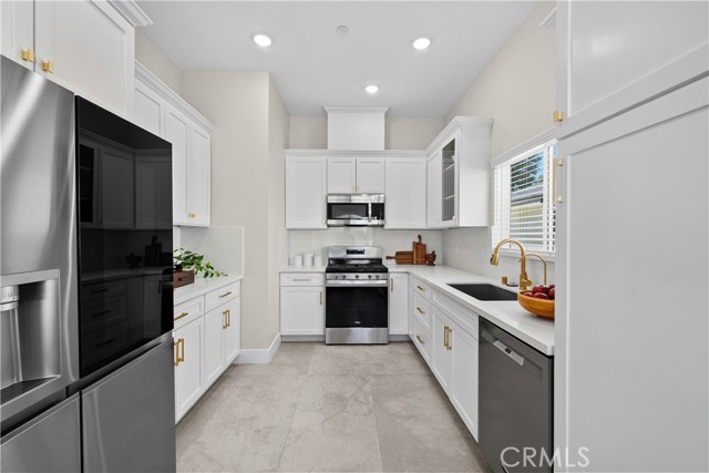 16360 Parthenia photo 26