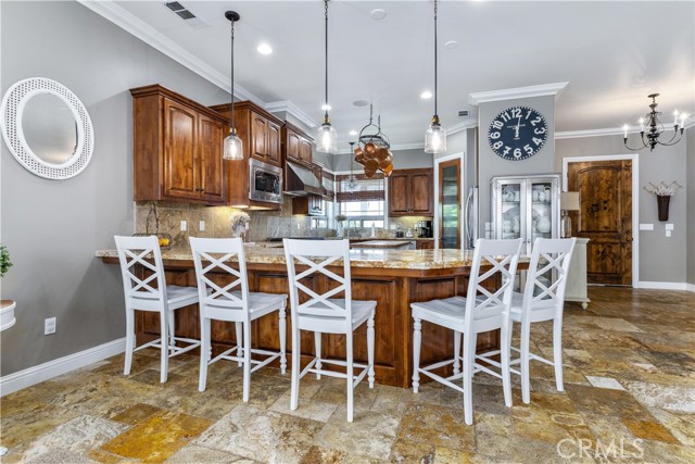 98 Nutwood Circle, Paso Robles CA: https://media.crmls.org/medias/4514b6ef-7822-4a07-93f5-b235850cc17b.jpg