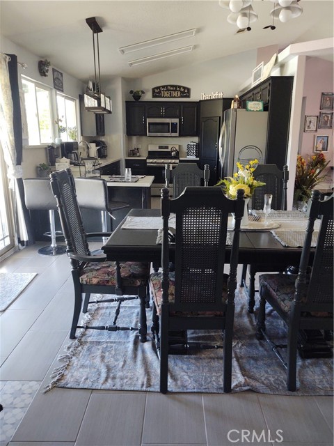 Detail Gallery Image 7 of 16 For 15274 Rodeo St, Hesperia,  CA 92345 - 4 Beds | 3 Baths