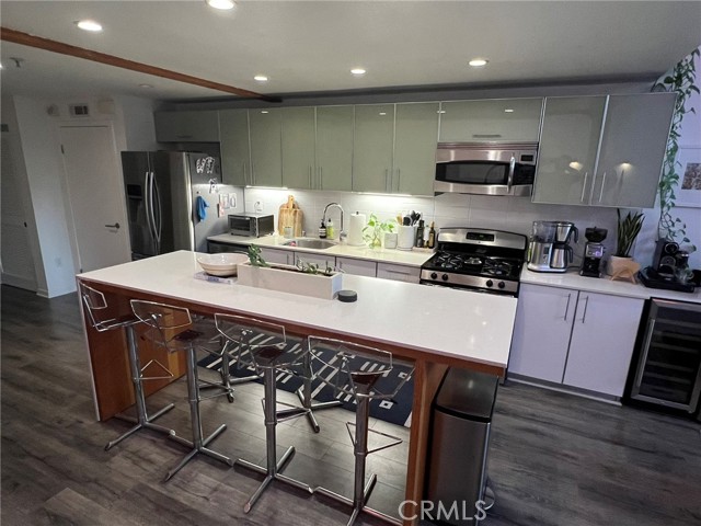 4215 Glencoe Avenue, Marina del Rey CA: https://media.crmls.org/medias/45169693-2da8-4691-acda-7c629d86688a.jpg