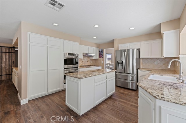 Detail Gallery Image 14 of 58 For 28711 Howard Marrie Ct, Saugus,  CA 91390 - 4 Beds | 3 Baths