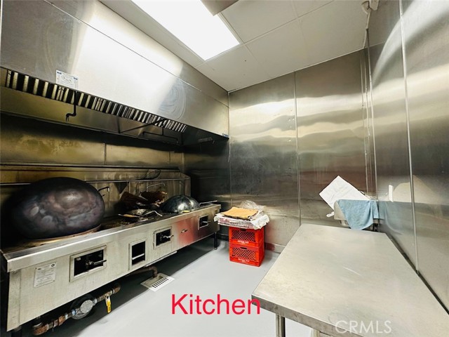 Kitchen with deep-flyer  wok