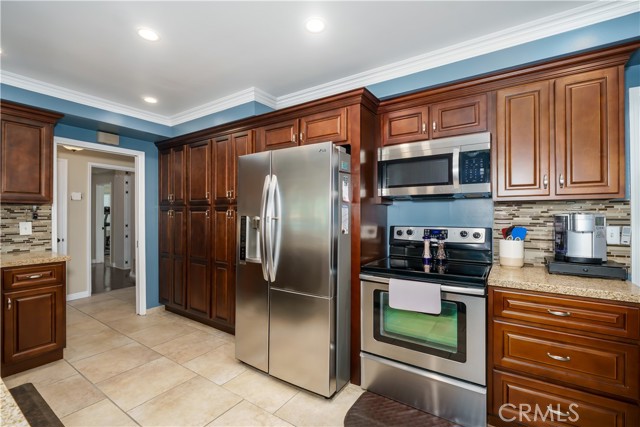 Detail Gallery Image 8 of 22 For 125 S Armel, Covina,  CA 91722 - 4 Beds | 2/1 Baths